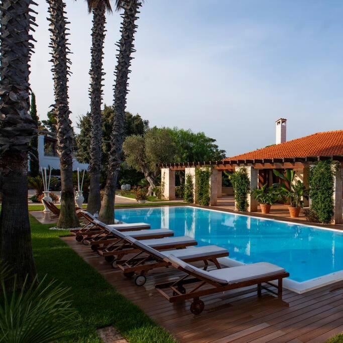 Spaziosa Villa Con Piscina E Giardino, Polignano A Mare Exterior foto