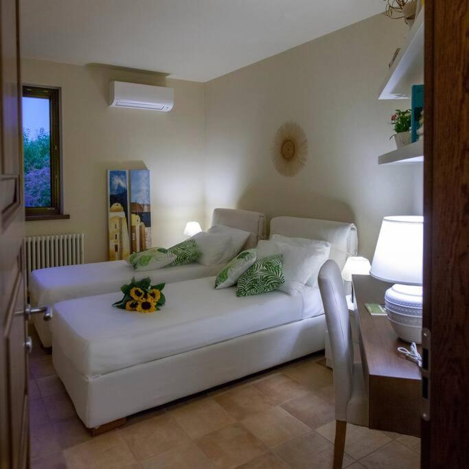 Spaziosa Villa Con Piscina E Giardino, Polignano A Mare Exterior foto