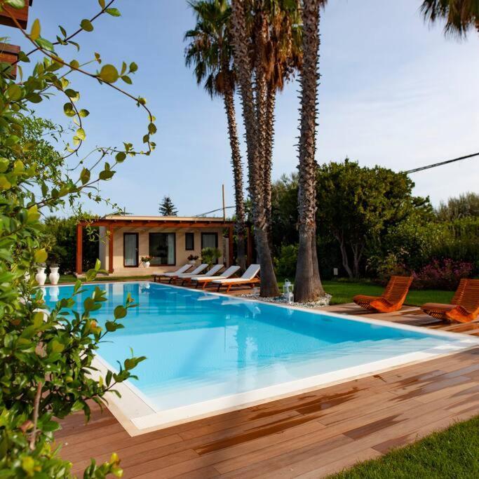 Spaziosa Villa Con Piscina E Giardino, Polignano A Mare Exterior foto